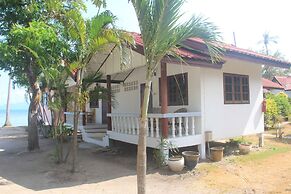 The Beach Village - Hostel