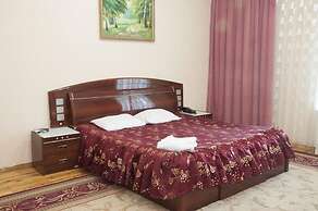 Golden Valley Hotel