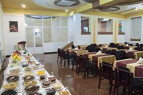 Golden Valley Hotel