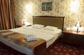 Golden Valley Hotel