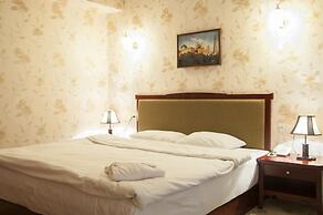 Golden Valley Hotel