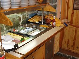 AKÁT Pension & Apartments