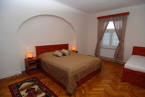 AKÁT Pension & Apartments