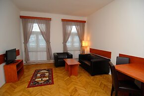 AKÁT Pension & Apartments