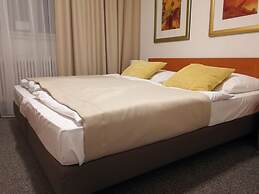 AKÁT Pension & Apartments