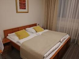 AKÁT Pension & Apartments