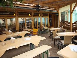 AKÁT Pension & Apartments