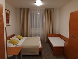 AKÁT Pension & Apartments