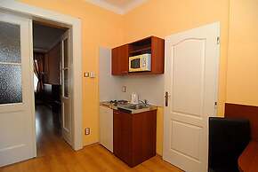 AKÁT Pension & Apartments