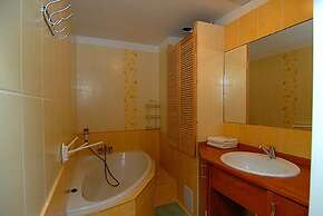 AKÁT Pension & Apartments