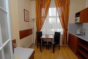 AKÁT Pension & Apartments