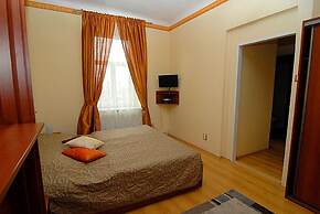 AKÁT Pension & Apartments