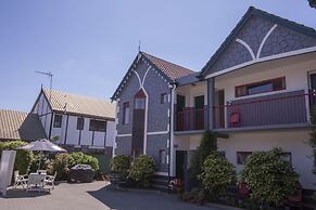 Amross Court Motor Lodge