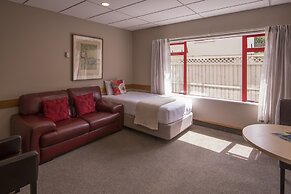 Amross Court Motor Lodge