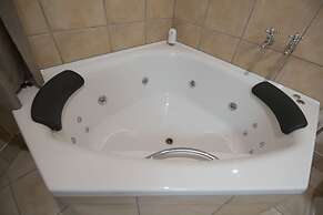 Amross Court Motor Lodge