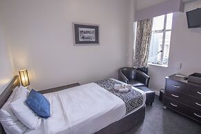 Hotel Waterloo & Backpackers