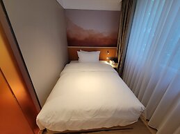 Baiyun City Hotel