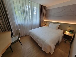 Baiyun City Hotel