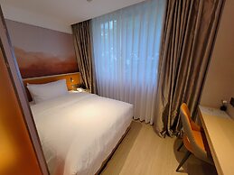 Baiyun City Hotel