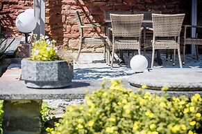 Gasper Business & Garden Hotel