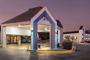 Super 8 by Wyndham Garysburg/Roanoke Rapids