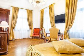 Charles Bridge Palace