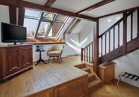 Charles Bridge Palace