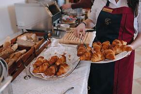 Charles Bridge Palace