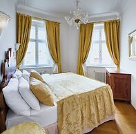 Charles Bridge Palace