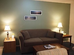 Whale's Tail Guest Suites