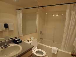 Whale's Tail Guest Suites