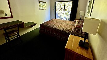 Whale's Tail Guest Suites