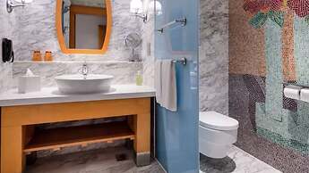 Resorts World Sentosa - Hotel Michael