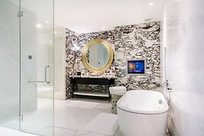 Resorts World Sentosa - Hotel Michael