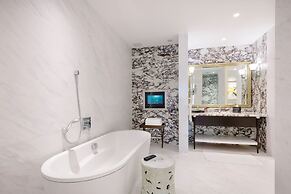 Resorts World Sentosa - Hotel Michael