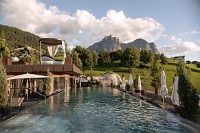 ABINEA Dolomiti Romantic Spa Hotel