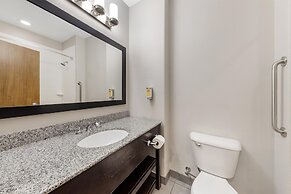 Best Western Plus Sand Bass Inn & Suites