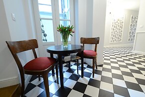 Crystal Suites Chez Helena