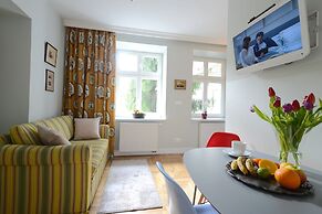 Crystal Suites Chez Helena