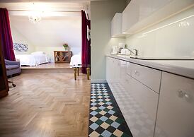 Crystal Suites Chez Helena