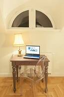 Crystal Suites Chez Helena