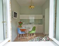 Crystal Suites Chez Helena