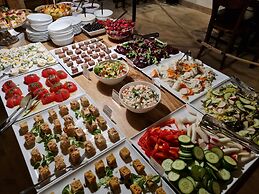 Crystal Suites Chez Helena