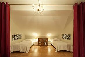 Crystal Suites Chez Helena