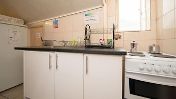 Central Hotel - Hostel