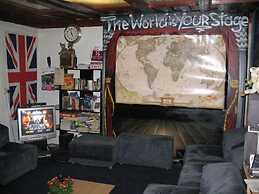 Central Hotel - Hostel