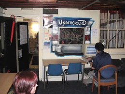 Central Hotel - Hostel