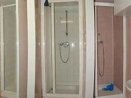 Central Hotel - Hostel