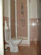 Central Hotel - Hostel