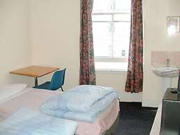 Central Hotel - Hostel